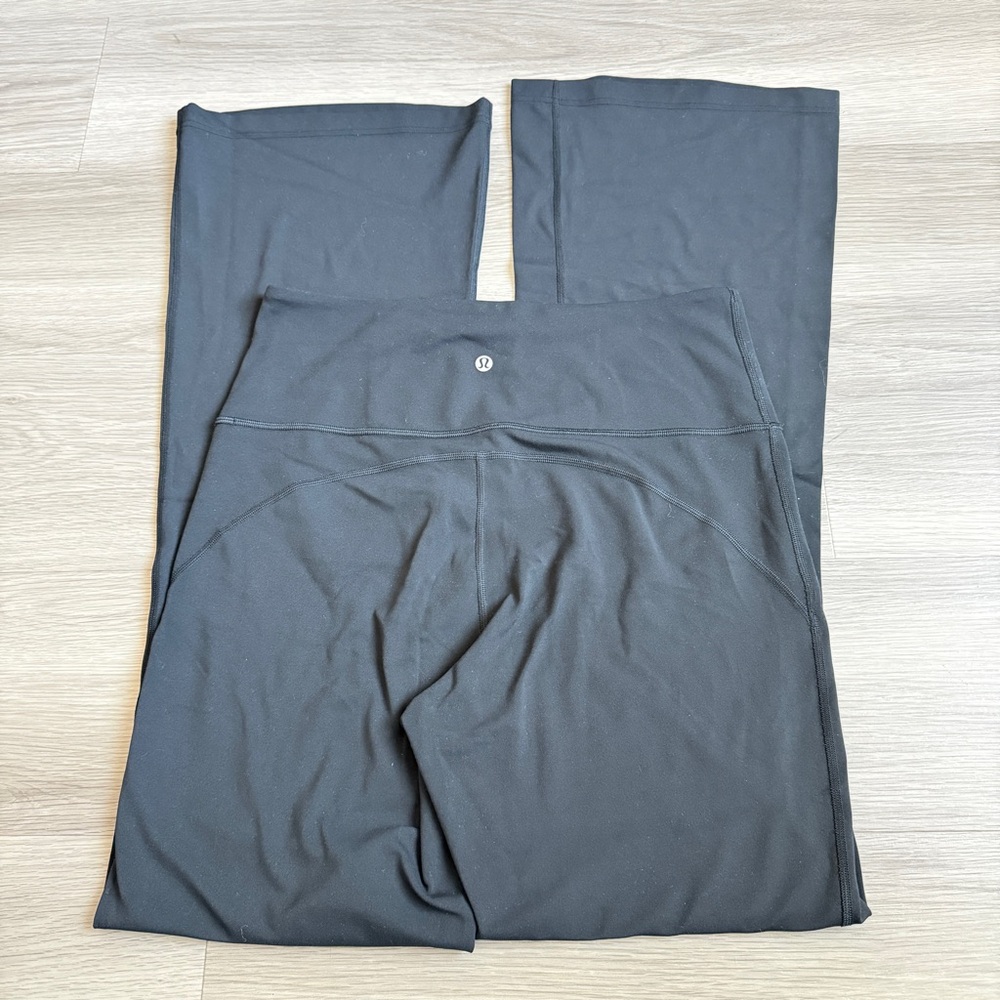 Lululemon Groove Super High-Rise Flared Pant Nulu Black Size 12 - Picture 4 of 12